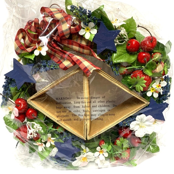 Vintage Avon Gift Collection Americana Patriotic Wreath NIB HTF 2002